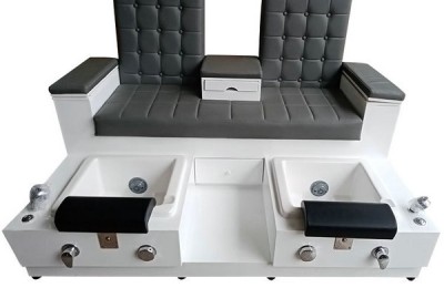 Why Pedicure Chair is an Indispensable Part of Salon Furniture?