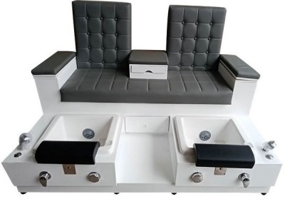 Why Pedicure Chair is an Indispensable Part of Salon Furniture?